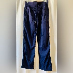 Lululemon nylon pants size 6 women